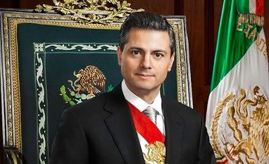 Mexican leader mulls cancelling Trump meeting Enrique Pena Nieto