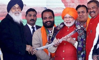 Congress a sinking ship, is history, says Modi in Jalandhar Narendra Modi