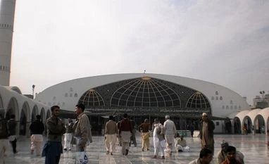 Lahore at the crossroads Courtyard of the mosque of Hazrat Data Ganj Bakhsh which underlines Lahore’s Sufi heritage