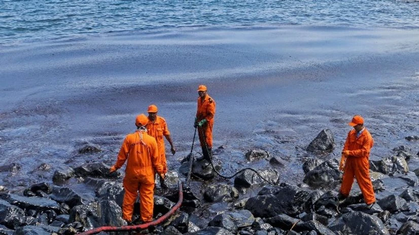 Tamil Nadu, oil spill Tamil Nadu, oil spill