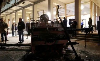 Donald Trump threatens to withdraw Berkeley funds over Breitbart protests US Berkeley, protests, Donald Trump, US