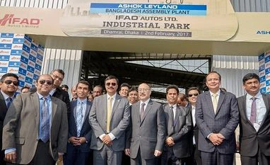 In a joint venture, Ashok Leyland opens new assembling facility in Dhaka Harsh Vardhan Shringla, High Commissioner of India to Bangladesh along with Vinod K. Dasari, Chief Executive Officer and Managing Director, Ashok Leyland Ltd., Anuj Kathuria, President – Global Trucks, Ashok Leyland Limited and Taskeen Ahmed, Managi