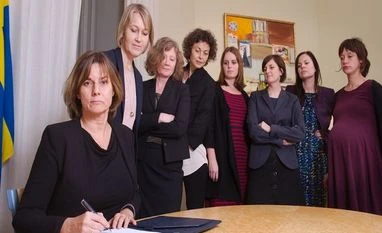 Swedish deputy PM Isabella Lovin mocks Donald Trump with all-female photo Isabella Lovin
