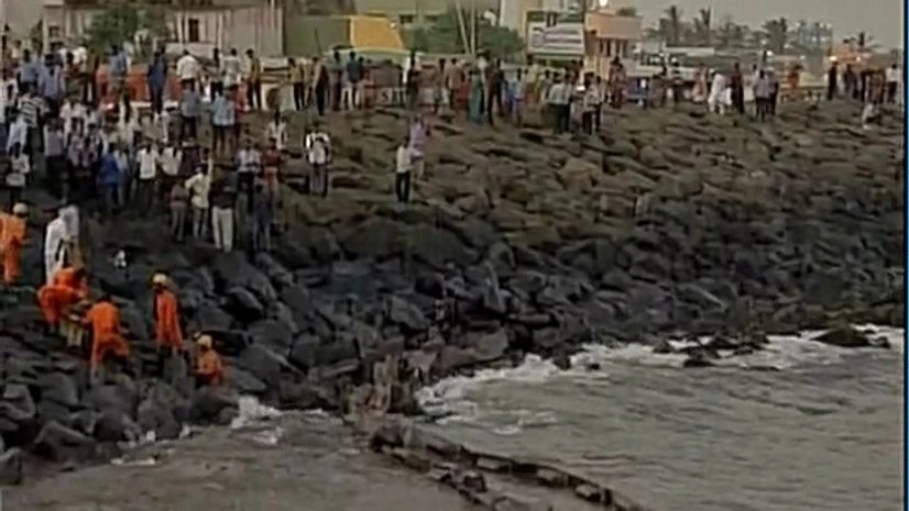 NGT to hear plea on recent oil spill off Tamil Nadu coast NGT to hear plea on recent oil spill off Tamil Nadu coast