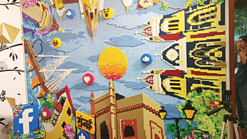 Facebook, TWITTER Facebook, TWITTER