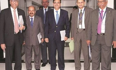 RBI policy: Rate pause season gets longer; Urjit Patel weighs risks Urjit Patel, S S Mundra, N S Vishwanathan, M D Patra, Viral V Acharya and R Gandhi