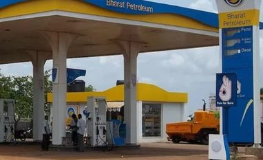 BPCL plans to buy US crude oil for first time via 1-million-barrel tender BPCL, petrol, petrol pump