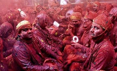 Happy Holi: Four modern gadgets to beat your noisy neighbour's music mania holi