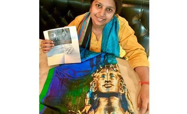 Shilpi Tewari with the stole Modi wore Shilpi Tewari with the stole Modi wore