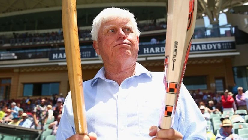 South Africa’s Barry Richards holds up the bat he used to play with in the 1970s next to the one used by Australia’s David Warner currently South Africa’s Barry Richards holds up the bat he used to play with in the 1970s next to the one used by Australia’s David Warner currently