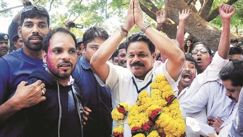 Congress candidate Dayanand Raghunath Sopte (centre) celebrates after defeating BJP leader and Goa Chief Minister Laxmikant Parsekar Congress candidate Dayanand Raghunath Sopte (centre) celebrates after defeating BJP leader and Goa Chief Minister Laxmikant Parsekar