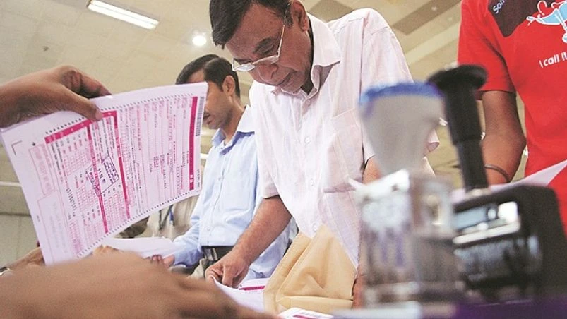 I-T return filing: Single-page form for income up to Rs 50 lakh I-T return filing: Single-page form for income up to Rs 50 lakh