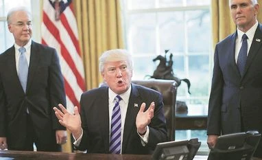 White House threatens to bypass conservatives on tax reform Donald Trump, Mike Pence