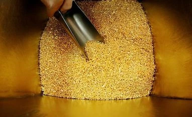 Gold prices dip below Rs 30,000 on weak global cues Photo: Reuters