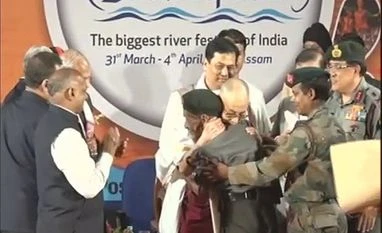 58 years later, Dalai Lama meets jawan who escorted him to India from Tibet Dalai Lama, Naren Das