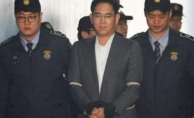 Prosecutors seek 12-year jail term for Samsung heir in bribery case Samsung, Jay Y Lee, South Korea