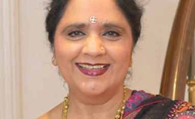 Indian-origin educationist wins 'Businesswoman of Year' award in UK Asha Khemka
