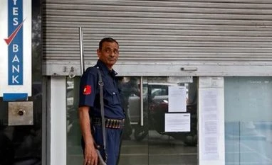 Yes Bank Q4 net zooms 30% to Rs 914 cr; bad loans soar Yes Bank