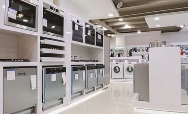 Strategy snapshots: Lessons from retailers and car connectivity washing machine