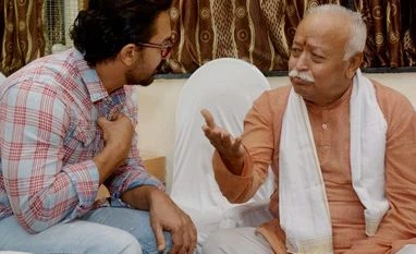 Shiv Sena harps on Mohan Bhagwat for President's post Mohan Bhagwat, Amir Khan