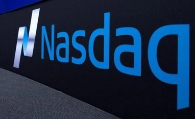 Earnings lift Nasdaq to all-time high, Dow, S&P 500 end flat Nasdaq