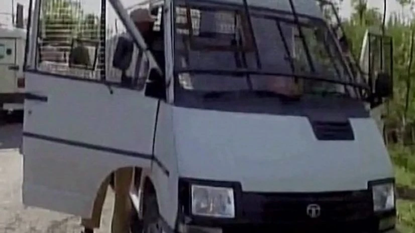 terrorists looting cash in kashmir terrorists looting cash in kashmir