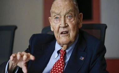 Happy Birthday Jack Bogle, the man Warren Buffett calls a 'hero' John Bogle