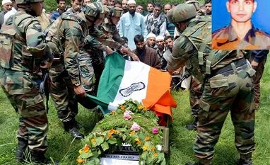 Kashmir: LeT, Hizbul militants involved in death of Ummer Fayaz identified Army, Army personnel, Lt. Ummer Fayyaz, Ummer Fayyaz, Fayyaz, Kulgam district, Fayyaz, militants, Shopian district