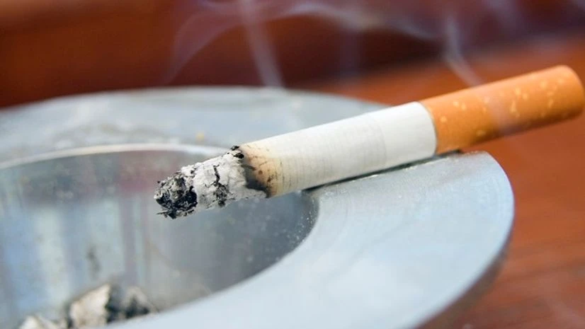 Smoking socially may cause heart problems Smoking socially may cause heart problems