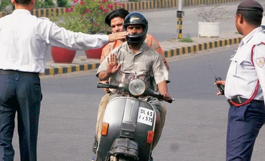 Now, cops will have to warn on megaphone before towing your car in Mumbai Driving Licence