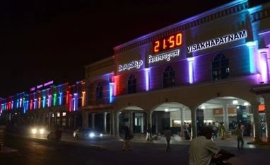 Visakhapatnam railway station cleanest, Darbhanga dirtiest: Survey Visakhapatnam, Railway Station