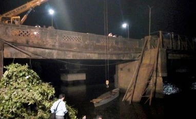 Many missing, one body found as bridge collapses in Goa's Curchorem Rescue and relief works, Goa Bridge collapse, Sanvardem Bridge collapse, Bridge collapse, Goa Bridge collapse, Curchorem, South Goa