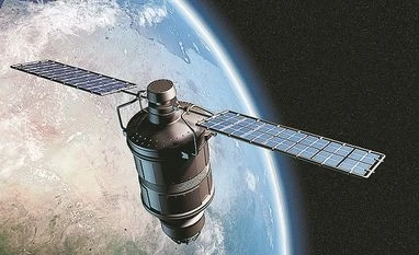 China to launch 3 artificial moons with mirrors to provide 24-hour sunlight Trai bats for private players in satellites