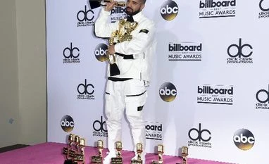 Drake beats Adele's Billboard Music Awards record Drake