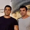 Bollywood actors Salman Khan and Sohail Khan during the trailer launch of film Tubelight. Photo: PTI