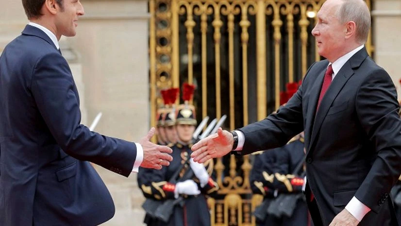 Vladimir Putin, Emmanuel Macron Vladimir Putin, Emmanuel Macron