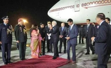 Modi arrives in Paris on the final leg of his four-nation tour of Europe Modi in Paris