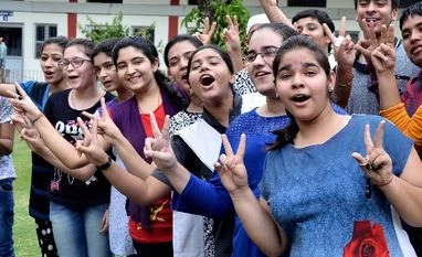 90.5% clear CBSE Class 10, Delhi lags behind at 78.1% CBSE, Class 10 results, Students