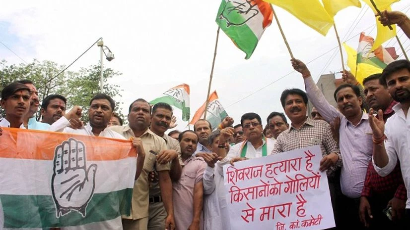 Madhya Pradesh, Congress activists, Congress, Bharatiya Kisan Mazdoor Sangh, Shivraj Singh Chouhan, Shivraj Singh, Shivraj, Bhopal, police firing, firing, firing on farmers, Mandsaur, Mandsaur violence Madhya Pradesh, Congress activists, Congress, Bharatiya Kisan Mazdoor Sangh, Shivraj Singh Chouhan, Shivraj Singh, Shivraj, Bhopal, police firing, firing, firing on farmers, Mandsaur, Mandsaur violence
