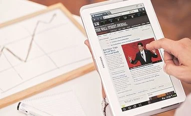 After ending Google users' free ride, WSJ fades in search results WSJ, wall street journal, Google, tab, search engine