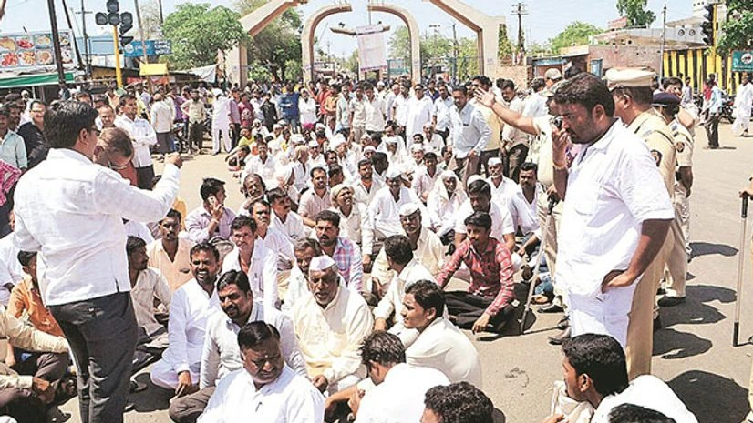 Farmers protest, farmers in Solapur, Maharashtra Farmers protest, farmers in Solapur, Maharashtra