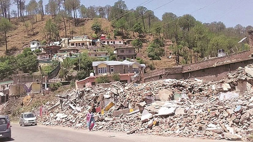 Kalka-Shimla highway: A loss of livelihood; lessons to learn Demolitions at Dharampur and Sukhi Jori. Photo: Bharat Dogra