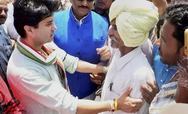 Mandsaur stir: Jyotiraditya Scindia, Kantilal Bhuria detained Jyotiraditya Scindia