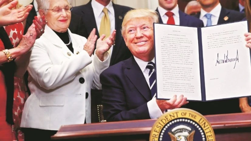 Donald Trump Trump probed for obstructing justice