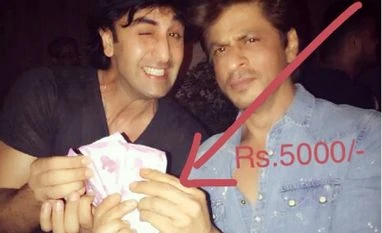 SRK pays Ranbir Kapoor Rs 5,000 for suggesting 'Jab Harry Met Sejal' title Shah Rukh Khan, SRK, Ranbir, Ranbir Kapoor, Shahrukh