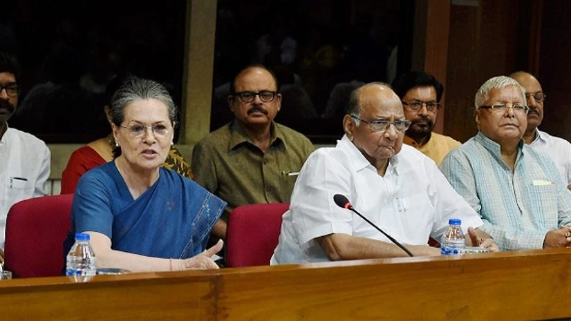 Sonia Gandhi, Sharad Pawar, Lalu Prasad Yadav Congress President Sonia Gandhi with NCP chief Sharad Pawar, RJD supremo Lalu Prasad and other leaders at the announcement of Opposition's presidential nominee following a meeting. Photo: PTI