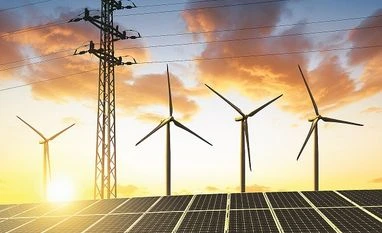 Global solar sector funding flat at $4.6 bn in Jan-Jun; Q2 numbers halve Renewable energy, solar, wind