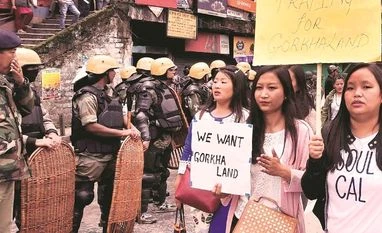 Darjeeling unrest: Indefinite shutdown enters 99th day Darjeeling, violence