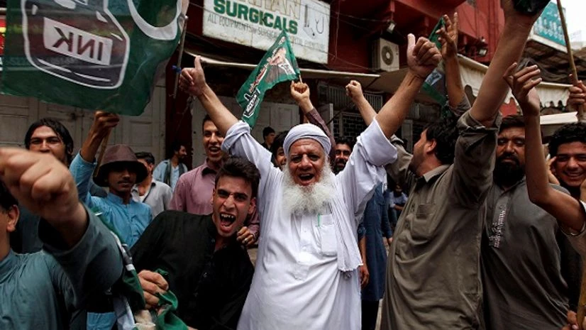 Nawaz Sharif disqualified, Pakistan politics, Sharif resigns Nawaz Sharif disqualified, Pakistan politics, Sharif resigns