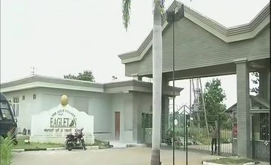 Fearing poaching by BJP, Congress flies 44 Gujarat MLAs to Bengaluru resort Congress MLAs